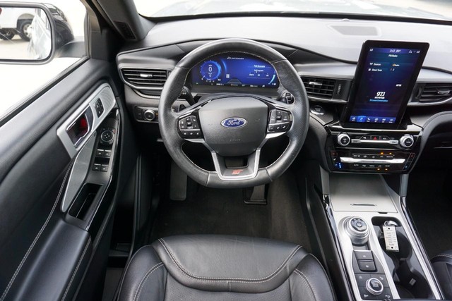 2022 Ford Explorer ST 4WD image 40
