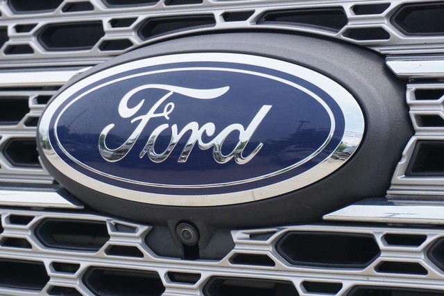 2023 Ford Explorer Limited 4WD image 11
