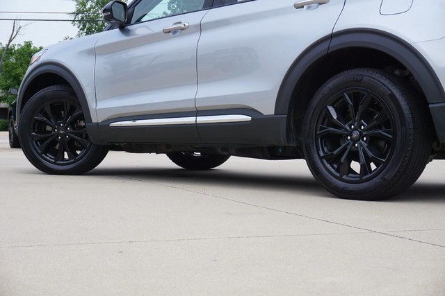 2023 Ford Explorer Limited 4WD image 13
