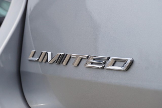 2023 Ford Explorer Limited 4WD image 18