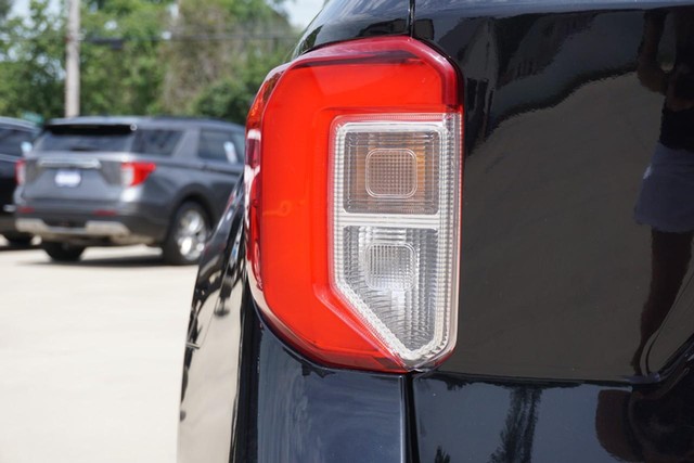 2023 Ford Explorer Limited 4WD image 16
