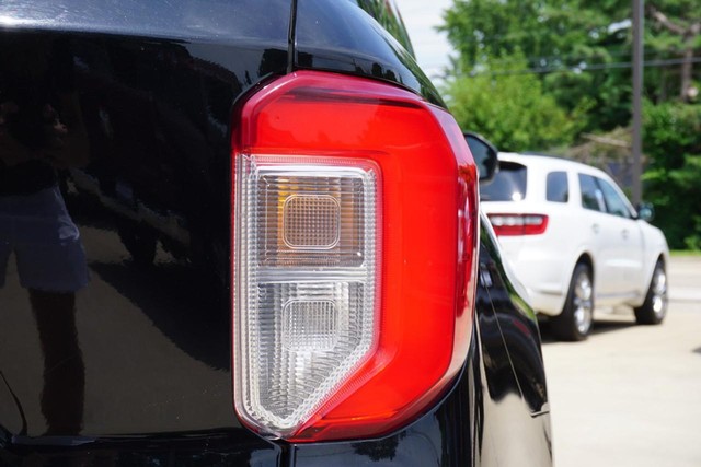 2023 Ford Explorer Limited 4WD image 17