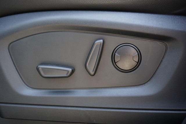 2023 Ford Explorer Limited 4WD image 23
