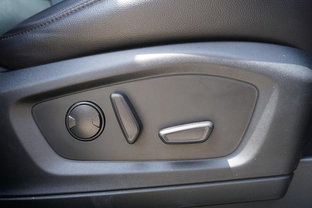 2023 Ford Explorer Limited 4WD image 31