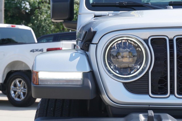 2024 Jeep Wrangler Sahara image 09