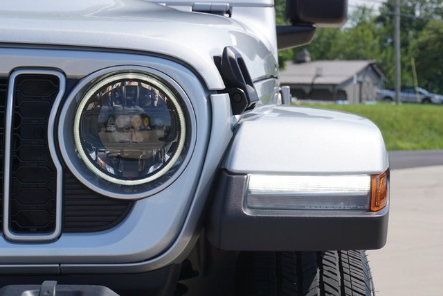 2024 Jeep Wrangler Sahara image 10