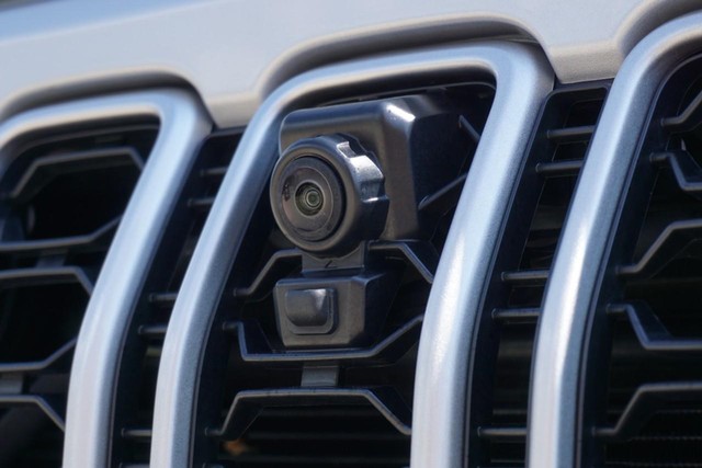 2024 Jeep Wrangler Sahara image 11
