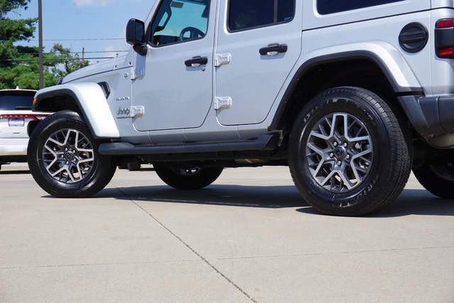 2024 Jeep Wrangler Sahara image 16