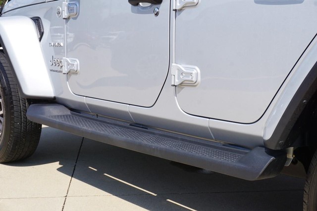2024 Jeep Wrangler Sahara image 18