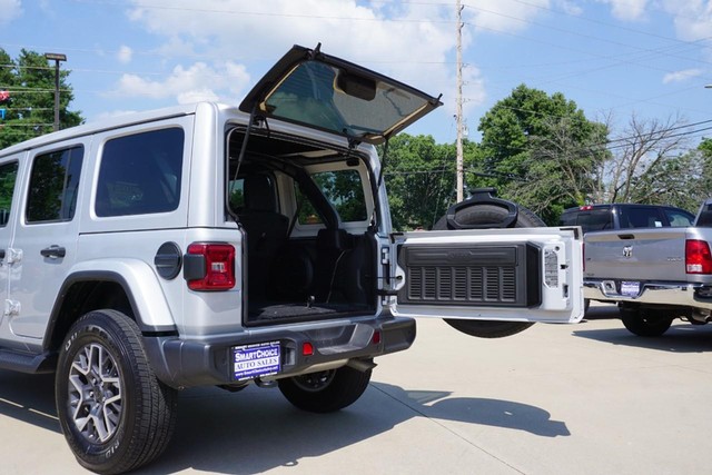 2024 Jeep Wrangler Sahara image 22