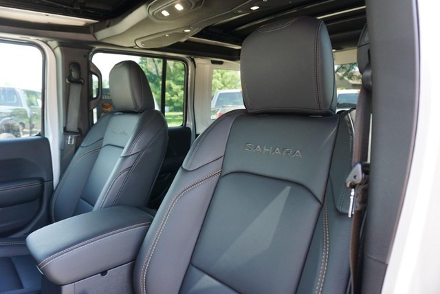 2024 Jeep Wrangler Sahara image 27