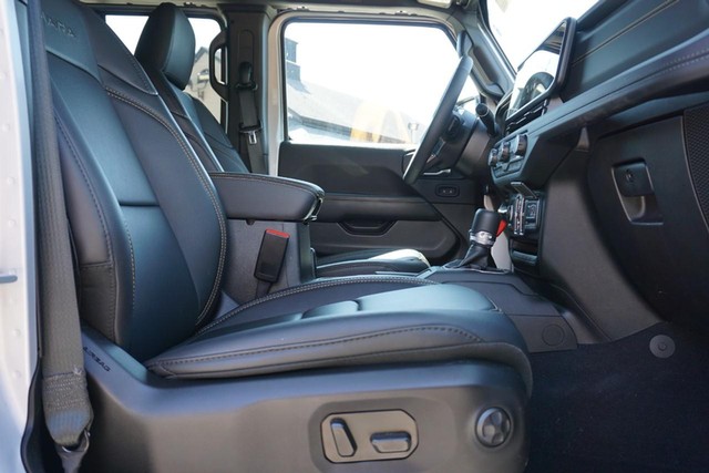 2024 Jeep Wrangler Sahara image 33