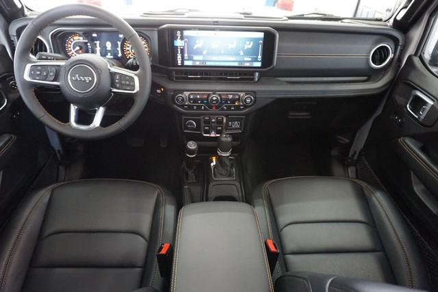 2024 Jeep Wrangler Sahara image 37
