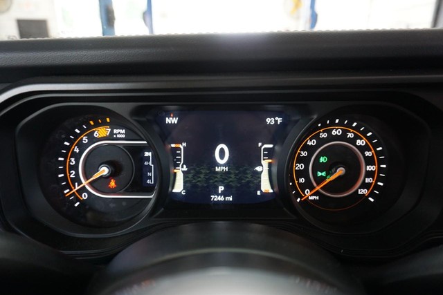 2024 Jeep Wrangler Sahara image 43