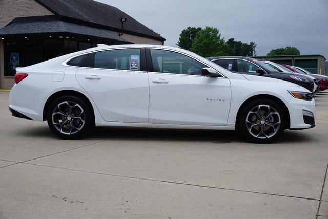 2024 Chevrolet Malibu LT image 02