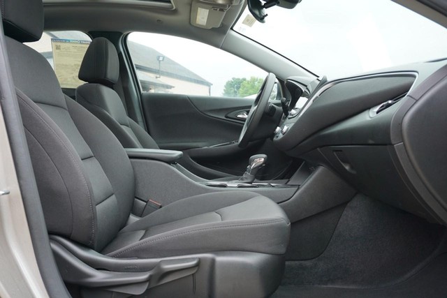 2024 Chevrolet Malibu LT image 28