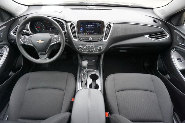 2024 Chevrolet Malibu LT image 30