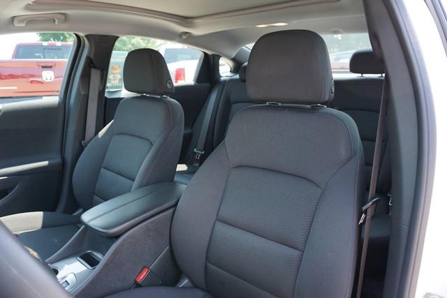 2024 Chevrolet Malibu LT image 23
