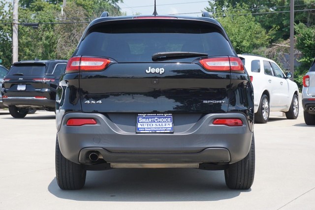 2017 Jeep Cherokee 4WD Sport image 04