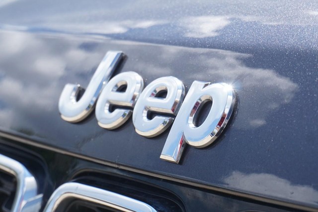 2019 Jeep Grand Cherokee Limited 4x4 image 11