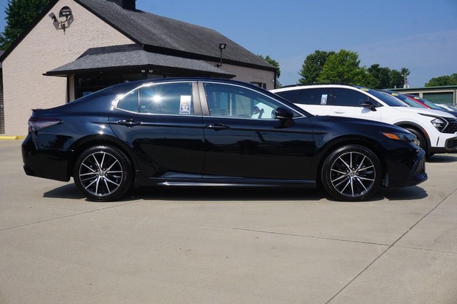 2021 Toyota Camry SE image 02