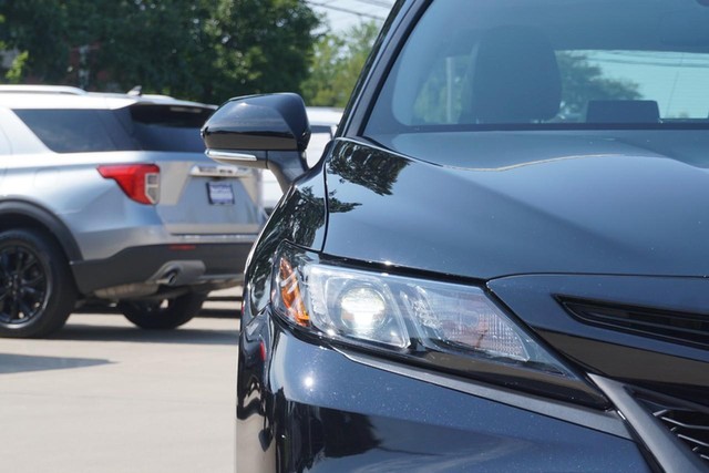2021 Toyota Camry SE image 09