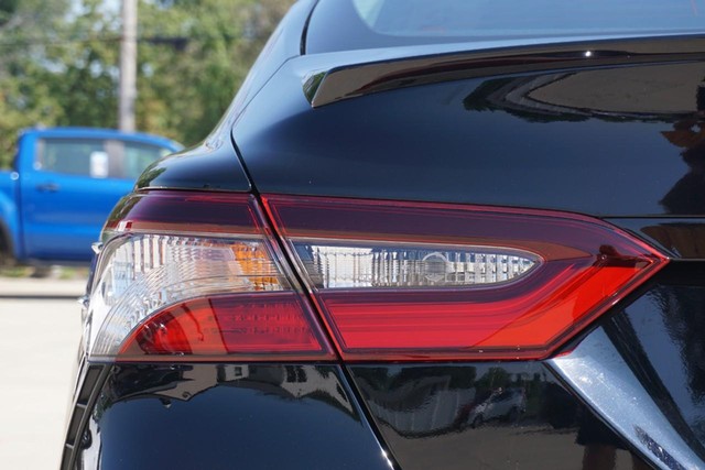 2021 Toyota Camry SE image 16