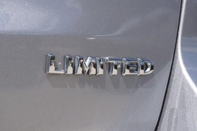 2015 Jeep Grand Cherokee 4WD Limited image 19