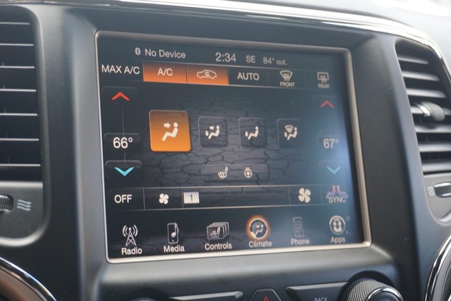 2015 Jeep Grand Cherokee 4WD Limited image 39