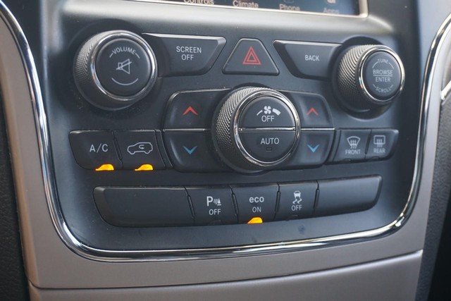 2015 Jeep Grand Cherokee 4WD Limited image 40