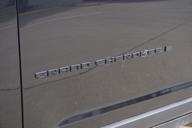 2023 Jeep Grand Cherokee 4WD Limited image 16