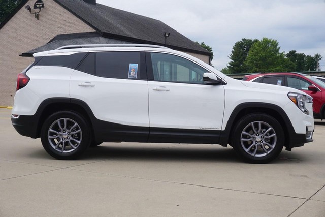 2023 GMC Terrain SLT image 02