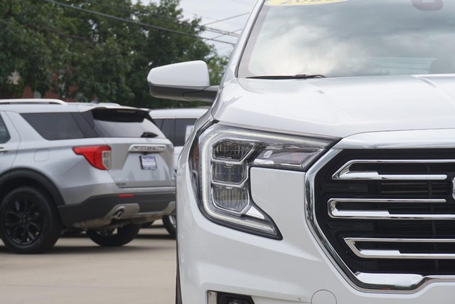 2023 GMC Terrain SLT image 09