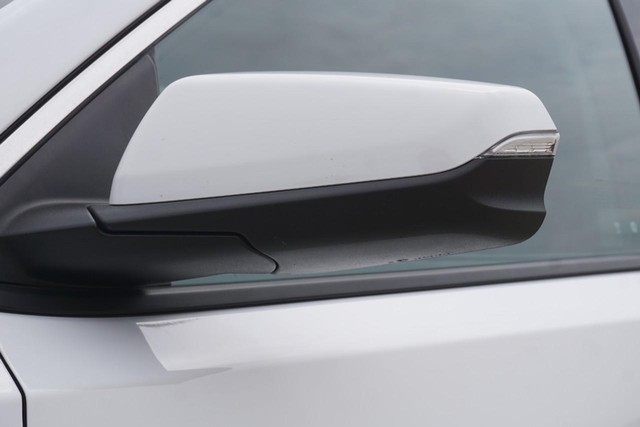 2023 GMC Terrain SLT image 12
