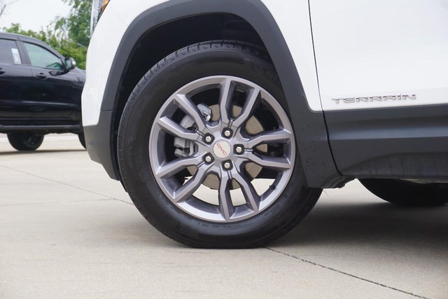 2023 GMC Terrain SLT image 14