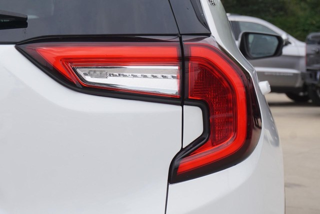 2023 GMC Terrain SLT image 18
