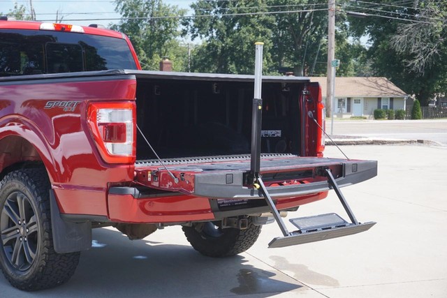 2023 Ford F-150 4WD Lariat SuperCrew image 26