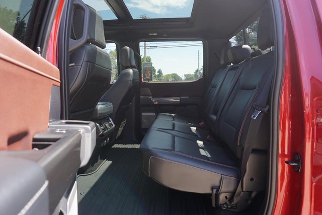 2023 Ford F-150 4WD Lariat SuperCrew image 30