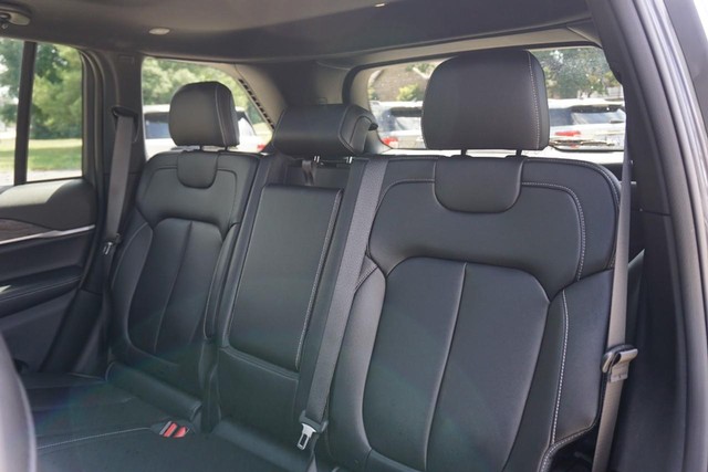 2024 Jeep Grand Cherokee Limited image 25
