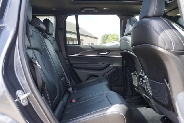 2024 Jeep Grand Cherokee Limited image 26