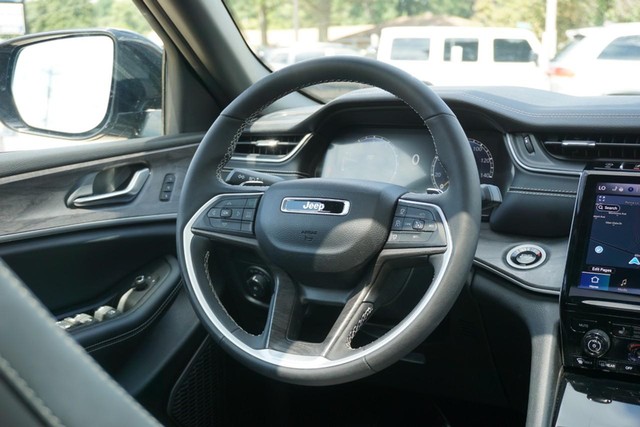 2024 Jeep Grand Cherokee Limited image 32