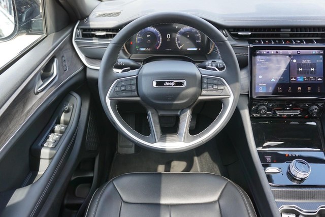 2024 Jeep Grand Cherokee Limited image 34