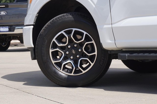 2023 Ford F-150 4WD XLT SuperCrew image 16