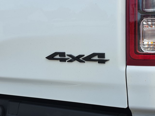 2022 Ram 1500 4WD Big Horn Crew Cab image 14