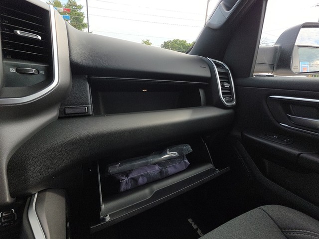 2022 Ram 1500 4WD Big Horn Crew Cab image 48