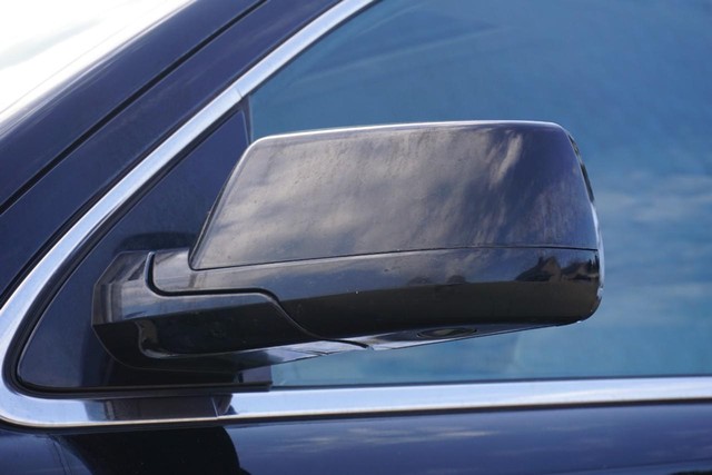 2017 Chevrolet Suburban LT image 12