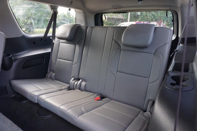2017 Chevrolet Suburban LT image 29