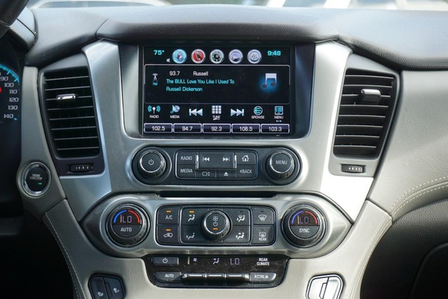 2017 Chevrolet Suburban LT image 38
