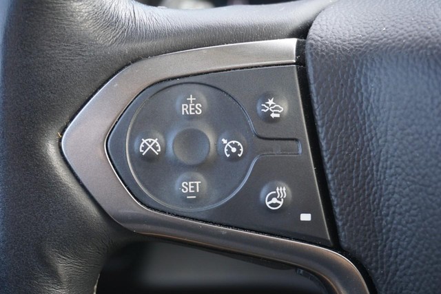 2017 Chevrolet Suburban LT image 41