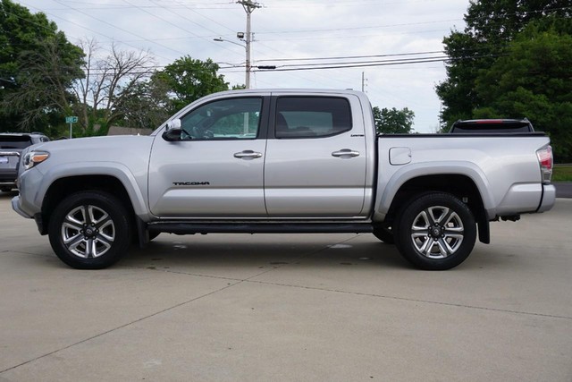 2017 Toyota Tacoma 4WD Limited Double Cab image 06